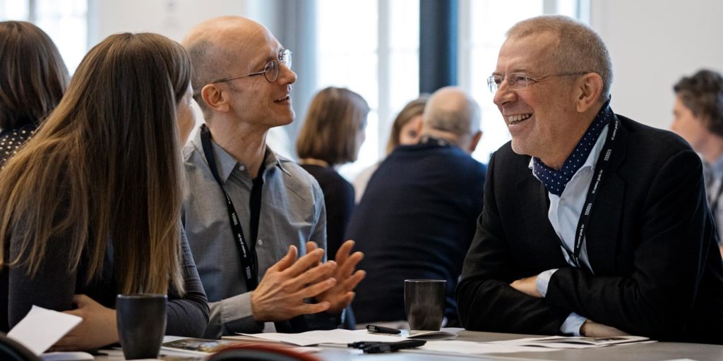 Nordea-fondens bestyrelsesformand Peter Schütze (t.h.) deltog også for at blive klogere på arbejdet med forankring. (foto: Søren Svendsen)